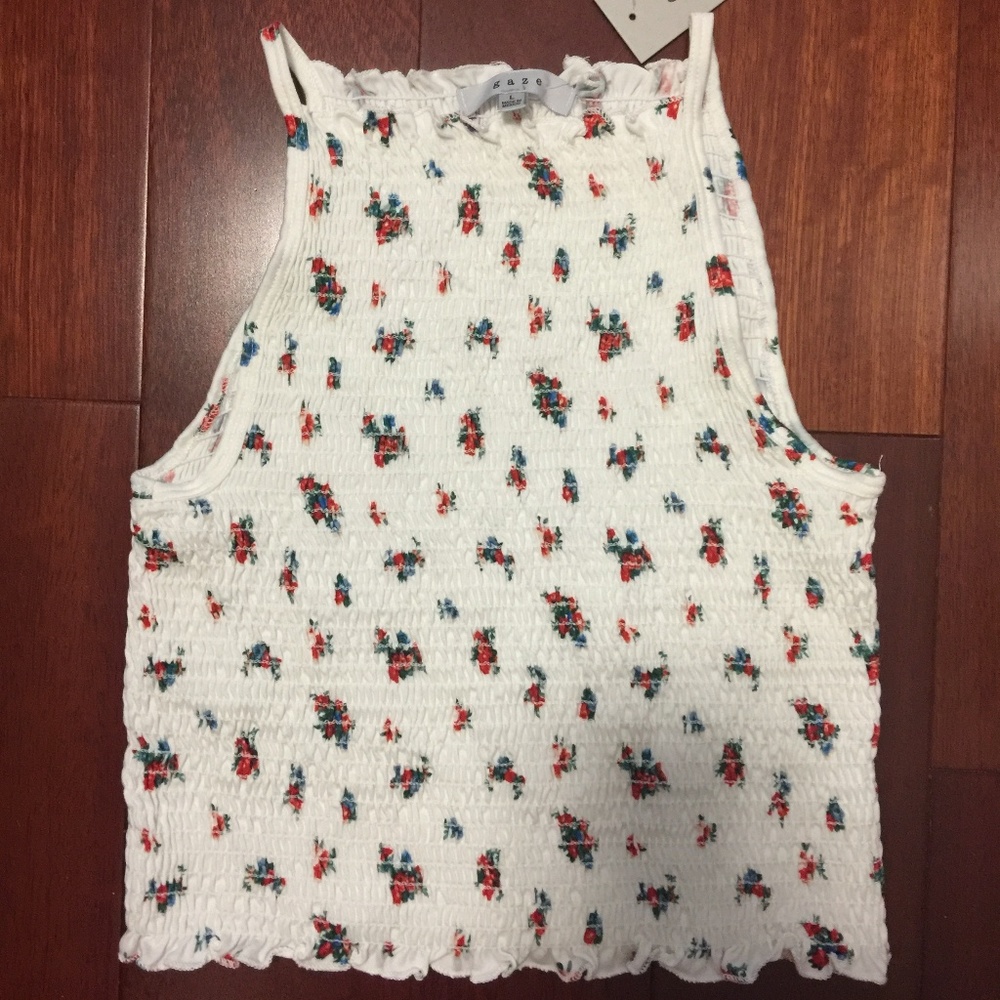 🔴SALE! NWT Gaze Floral Print Crop Top